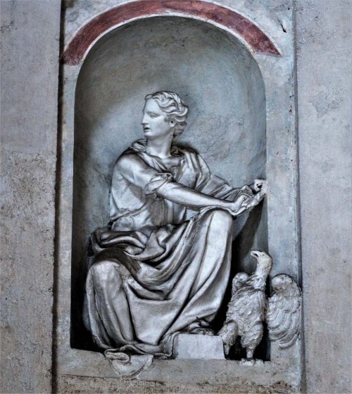 Tempietto, chapel interior – figure of St. John the Evangelist adorning one of the chapel walls, Giovanni Francesco Rossi