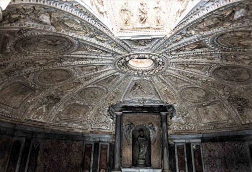 Tempietto, crypt from the XVII century with stucco decorations from the beginning of the XVIII century