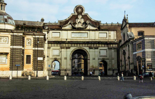 Brama  - Porta del Popolo z herbem papieża Aleksandra VII