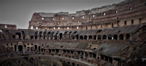 Koloseum, pozostałości trybun