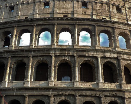 Koloseum, widok elewacji