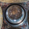 Sant'Andrea delle Fratte, widok kopuły zaprojektowanej przez Gaspara Guerrę i zdobionej malowidłami Andrei P. Mariniego