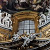 San Carlo al Corso, zwieńczenie ołtarza głównego, sztukaterie wykonane przez Francesco Cavalliniego wraz z braćmi Fancelli