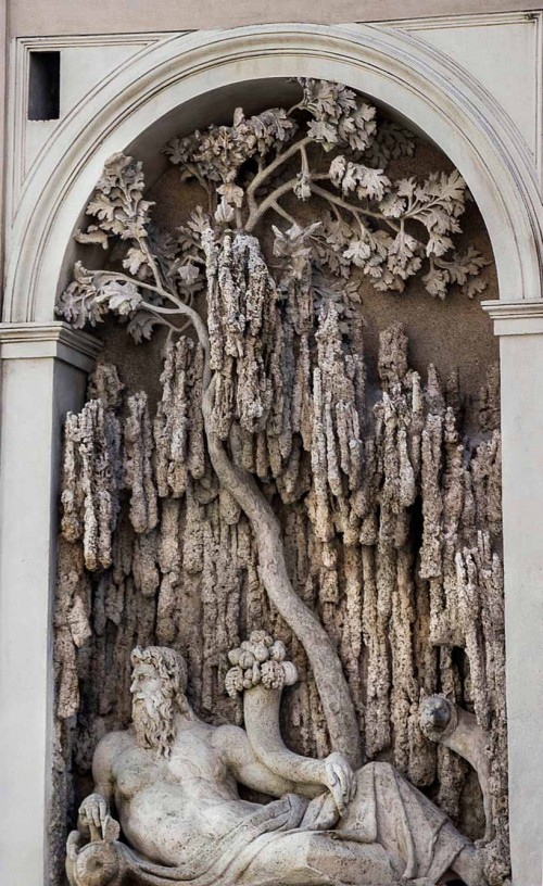 Jedna z fontann - przy fasadzie kościoła San Carlo alle Quattro Fontane