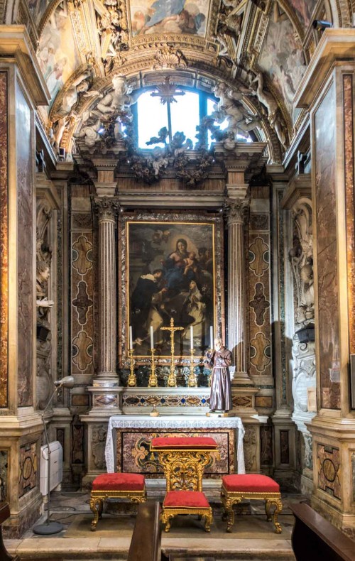 Church of Santa Caterina da Siena a Magnanapoli, Bonnani family chapel, Madonna del Rosario in the altar, Giuseppe B. Passeri