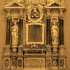 Portyk bazyliki Santa Cecilia, nagrobek kardynała Paolo Sfondratiego