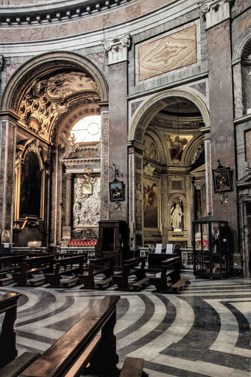 Church of San Giacomo in Augusta, elliptic interior, Francesco da Volterra
