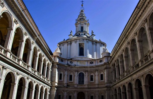 Sant'Ivo alla Sapienza, fasada wraz z dwoma skrzydłami dawnego uniwersytetu la Sapienza