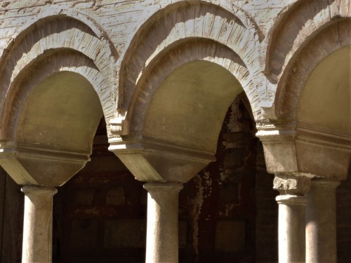 Basilica of San Lorenzo fuori le mura, cloisters