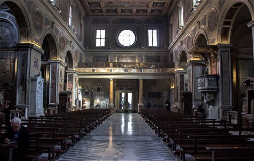 Basilica of San Lorenzo in Lucina, interior – view from the main altar