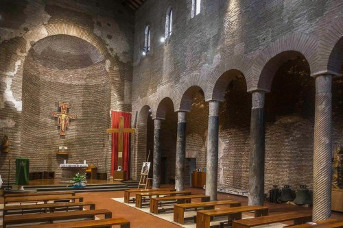 Church of San Lorenzo in Piscibus, interior of the current church, reconstruction from the 50’s of the XX century