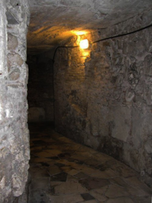 Basilica of San Marco, underground corridor under the confession