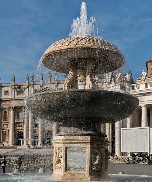 Carlo Maderno, fountain in front of the Basilica of San Pietro in Vaticano