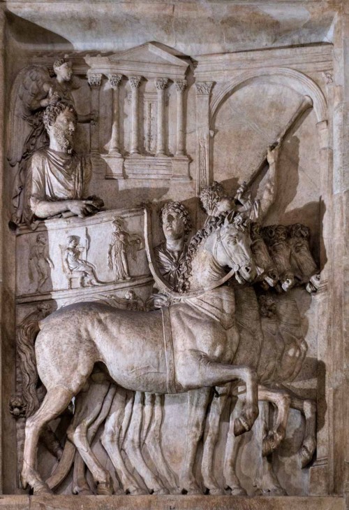 Cesarz Marek Aureliusz podczas triumfalnego wjazdu do miasta, relief z niezachowanego pomnika cesarza, Musei Capitolini