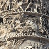 Kolumna cesarza Marka Aureliusza, fragment, Piazza Colonna