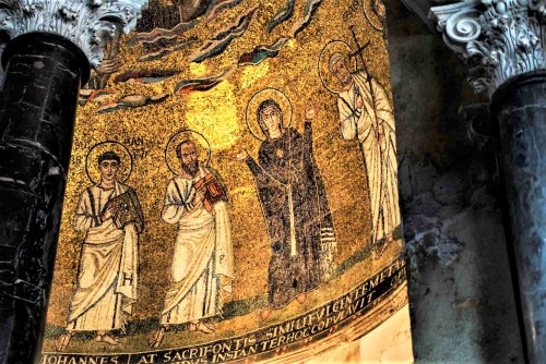 Baptysterium San Giovanni, kaplica śś. Wenancjusza i Domniusa, Maria w otoczeniu śś. Pawła i Piotra oraz św. Jana Ewangelisty (po lewej)