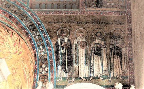 Baptysterium San Giovanni, kaplica śś. Wenancjusza i Domniusa, mozaika na tęczy z VII w. - święci  Maurus, Sibtens, Antiochianus, Gaianus