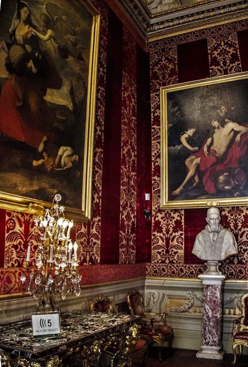 Palazzo Doria Pamphilj, room with the bust of Pope Innocent X
