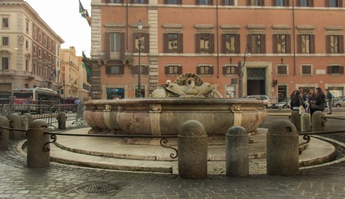 Giacomo della Porta, fountain in Piazza Colonna