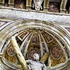 Św. Longin, jedna z figur znajdujących się w filarach podtrzymujących kopułę bazyliki św. Piotra - fundacja papieża Urbana VIII. U nasady herb rodu Barberinich