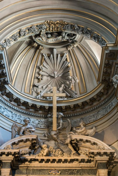 Kościół Santa Maria dei Miracoli, zwieńczenie ołtarza głównego