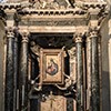 Santa Maria dei Miracoli, kopia cudownego obrazu Madonny z Dzieciątkiem w ołtarzu głównym