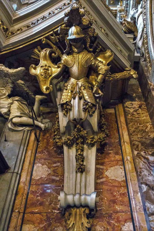 Santa Maria della Vittoria, ozdobny wspornik nad chórem przy wejściu do kościoła