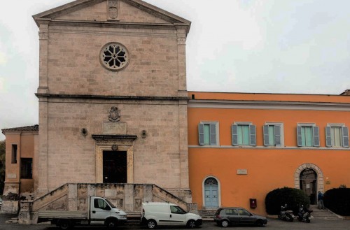 Façade of the Church of San Pietro in Montorio, next to it buildings of the monastery, enterance onto the viridary Into the Tempietto
