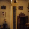 Santa Prisca, jedna z obmurowanych kolumn nawy
