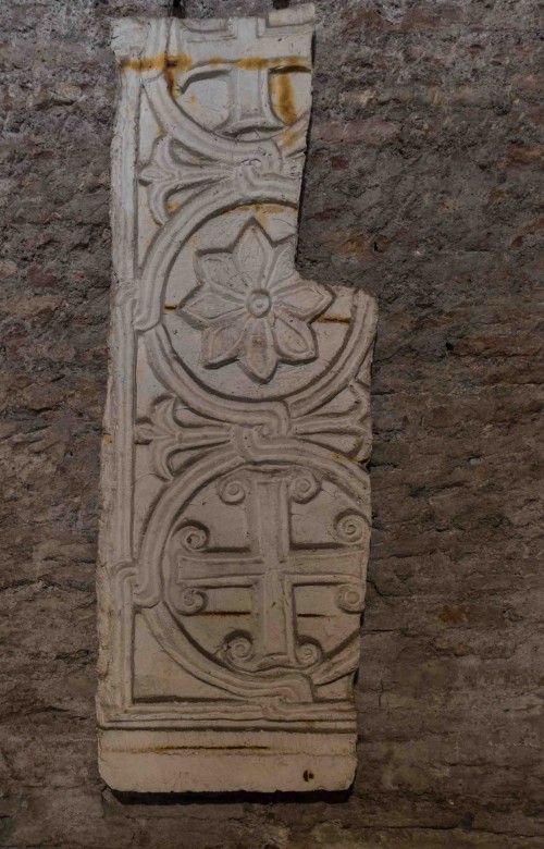 Santi Quattro Coronati, kaplica Santa Barbara, pozostałości ze średniowiecznych dekoracji pierwotnego kościoła