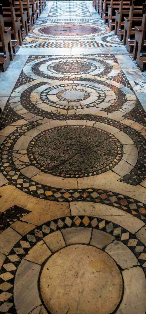 Basilica of Santi Quattro Coronati, Cosmati floor from the XII century