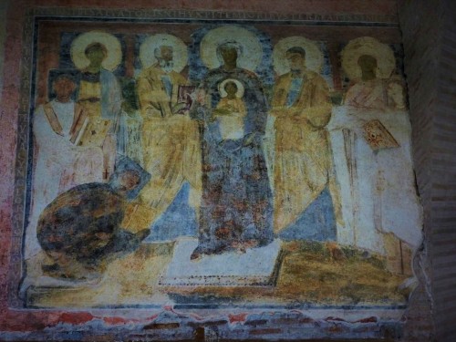 Santa Sabina, portyk kościoła - fresk  z pocz. VIII w., Madonna w towarzystwie świętych i klęczącego papieża