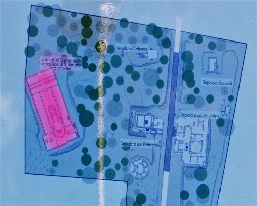 Plan parku archeologicznego przy via Latina z zaznaczonym (na różowo) kościołem San Stefano Protomartire