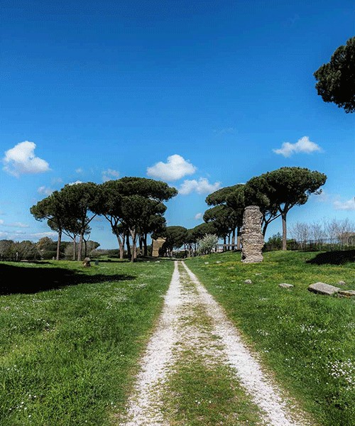 The ancient via Latina, currently in Parco delle Tombe di via Latina