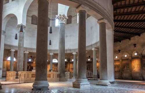 San Stefano Rotondo, wnętrze kościoła