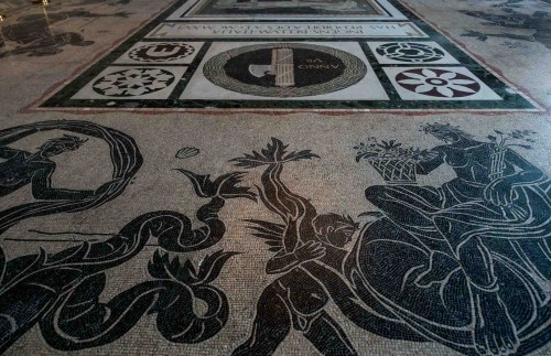 Palazzo Venezia, Sala del Mappamondo - mosaics from the times of Mussolini