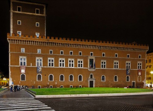 Palazzo Venezia od strony Piazza Venezia