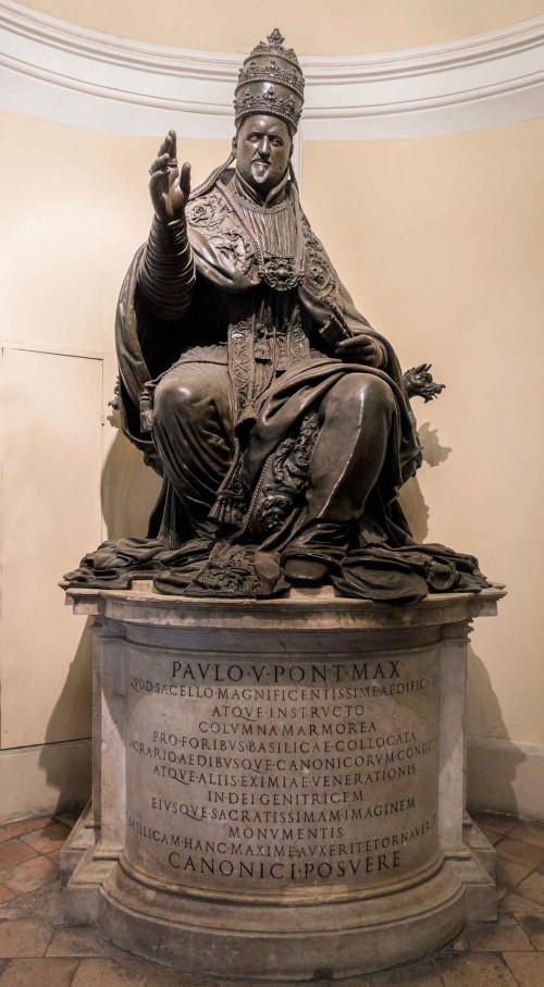 Statue of Pope Paul V, loggia of the Basilica of Santa Maria Maggiore