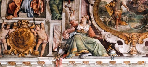 Sala Regia w Palazzo del Quirinale, dekoracje podsufitowe z papieskim herbem