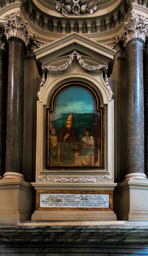 Ołtarz z freskiem przedstawiającym Bonifacego VIII inaugurującego Rok Jubileuszowy, kościół San Giovanni in Laterano