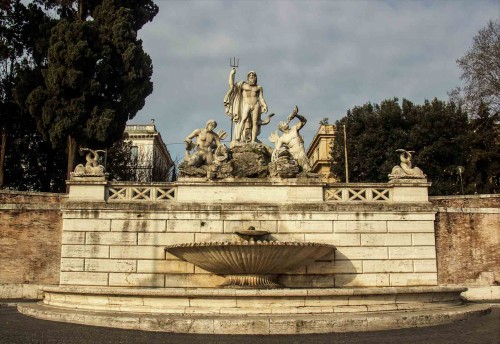 Piazza del Popolo, Neptun i trytony - zachodnia strona placu