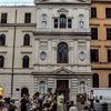 Piazza della Madonna dei Monti, fasada kościoła śś. Sergiusza i Bachusa