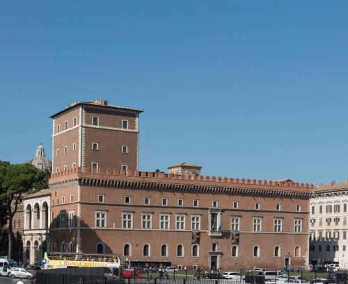 Piazza Venezia, Palazzo Venezia