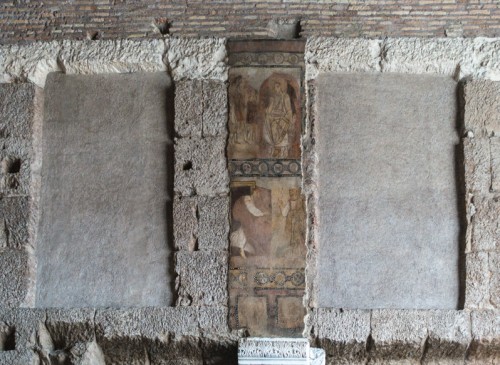 Świątynia Portunusa, wnętrze ze średniowiecznymi pozostałościami fresków