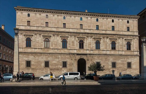 Via della Conciliazione, enterance to Palazzo Torlonia
