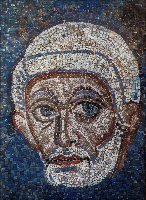 Pozostałość mozaiki z tęczy bazyliki San Paolo fuori le mura, głowa św. Piotra,  Groty watykańskie