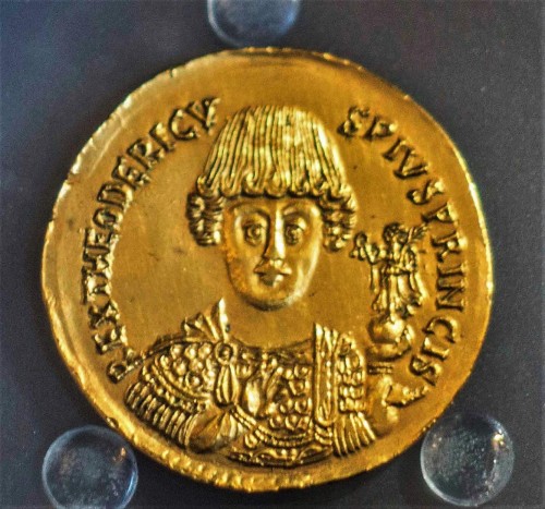 Coin with the image of Theodoric, Museo Nazionale Romano, Palazzo Massimo alle Terme