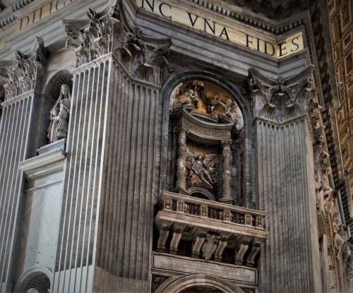 Gian Lorenzo Bernini, jeden z czterech filarów podtrzymujących kopułę bazyliki San Pietro in Vaticano