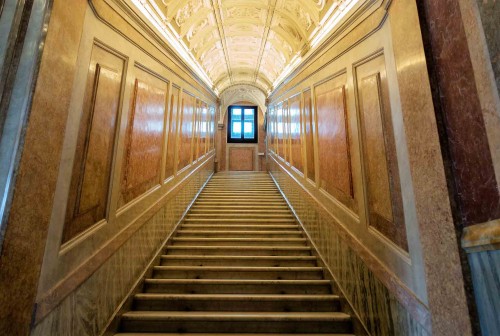 Villa Farnesina, staircase leading to the first floor
