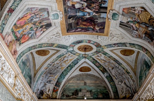Palazzo Mattei di Giove, frescos of the vault in the palace gallery, Pietro da Cortona and Pietro P. Bonzi